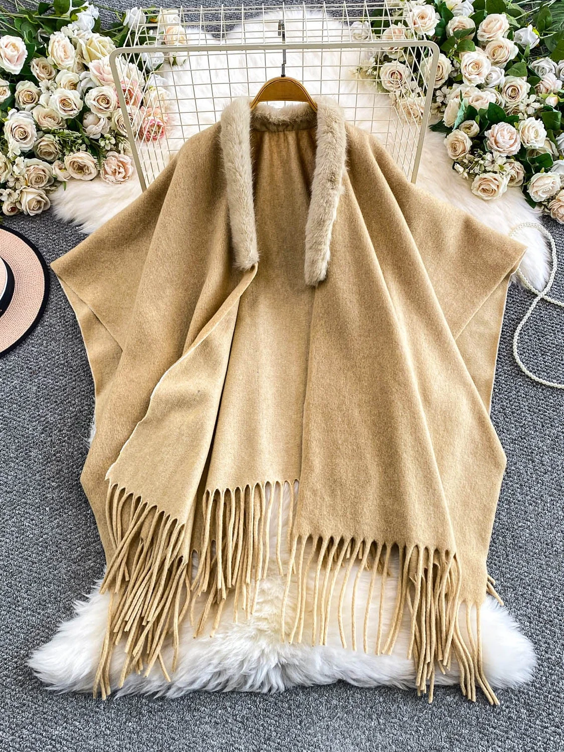 Ele Oversized Fur Patchwork awl Coat Women's Winter Mid-Length Asymmetrical Fringed Sweater Casual Office Wear
Ele Oversized Fur Patchwork awl Coat Women's Winter Mid-Length Asymmetrical Fringed Sweater Casual Office Wear