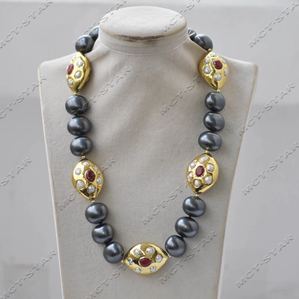 MCT·STAR 19'' 33mm Black Egg South Sea Shell Pearl Red Chalcedony White Pearl Golden Bead Necklace (Z14304)
MCT·STAR 19'' 33mm Black Egg South Sea Shell Pearl Red Chalcedony White Pearl Golden Bead Necklace (Z14304)