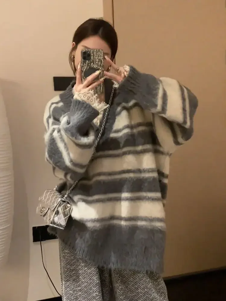 Lazy Style Retro V-neck High-end Sweater Knitted Sweater Loose Striped Pullover Top Trendy
Lazy Style Retro V-neck High-end Sweater Knitted Sweater Loose Striped Pullover Top Trendy
