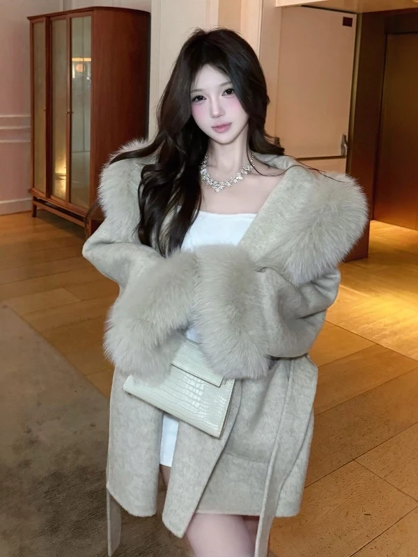 Korean Style Loose Woolen Coat with Belt Gentle Fashionable Elegant Spring 2026 Women's Outerwear Long Sleeve Clean Color
Korean Style Loose Woolen Coat with Belt Gentle Fashionable Elegant Spring 2026 Women's Outerwear Long Sleeve Clean Color