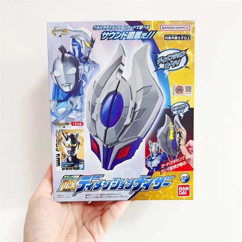 In Stock Genuine Bandai Ultraman Dx Chronicle Sublimator Sound Illustration Dimension Card Voice Transformation Toys Gifts
In Stock Genuine Bandai Ultraman Dx Chronicle Sublimator Sound Illustration Dimension Card Voice Transformation Toys Gifts