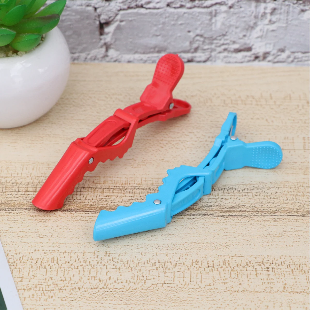 10Pcs Dinosaur Hair Clips Professional Salon Grade Sectioning Clips Lightweight Sturdy Plastic Hairdressing Tools for All Hair
10Pcs Dinosaur Hair Clips Professional Salon Grade Sectioning Clips Lightweight Sturdy Plastic Hairdressing Tools for All Hair