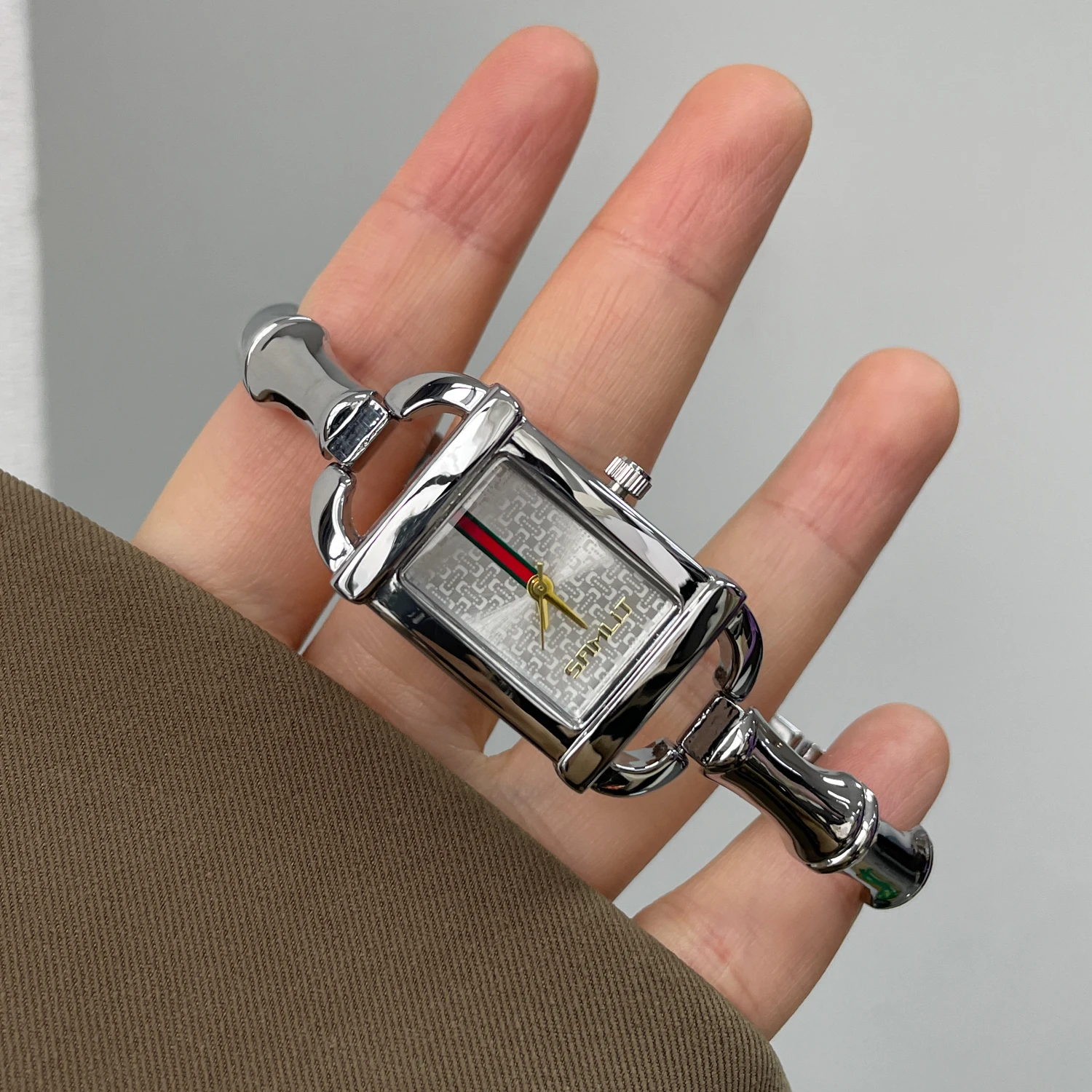 CILOA Fashionable, exquisite, niche, high-end stylish women's waterproof daily watch
CILOA Fashionable, exquisite, niche, high-end stylish women's waterproof daily watch