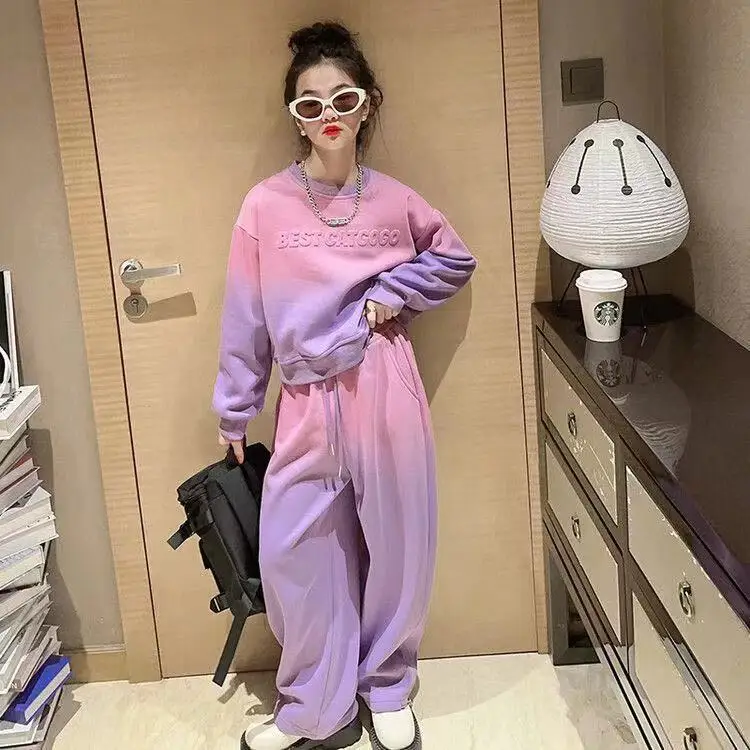 Spring Children's Sports Tracksuit Set Teenage Boy Girl Gradient Pullover Sweatshirt And Cotton Pants 2-Piece Suit
Spring Children's Sports Tracksuit Set Teenage Boy Girl Gradient Pullover Sweatshirt And Cotton Pants 2-Piece Suit