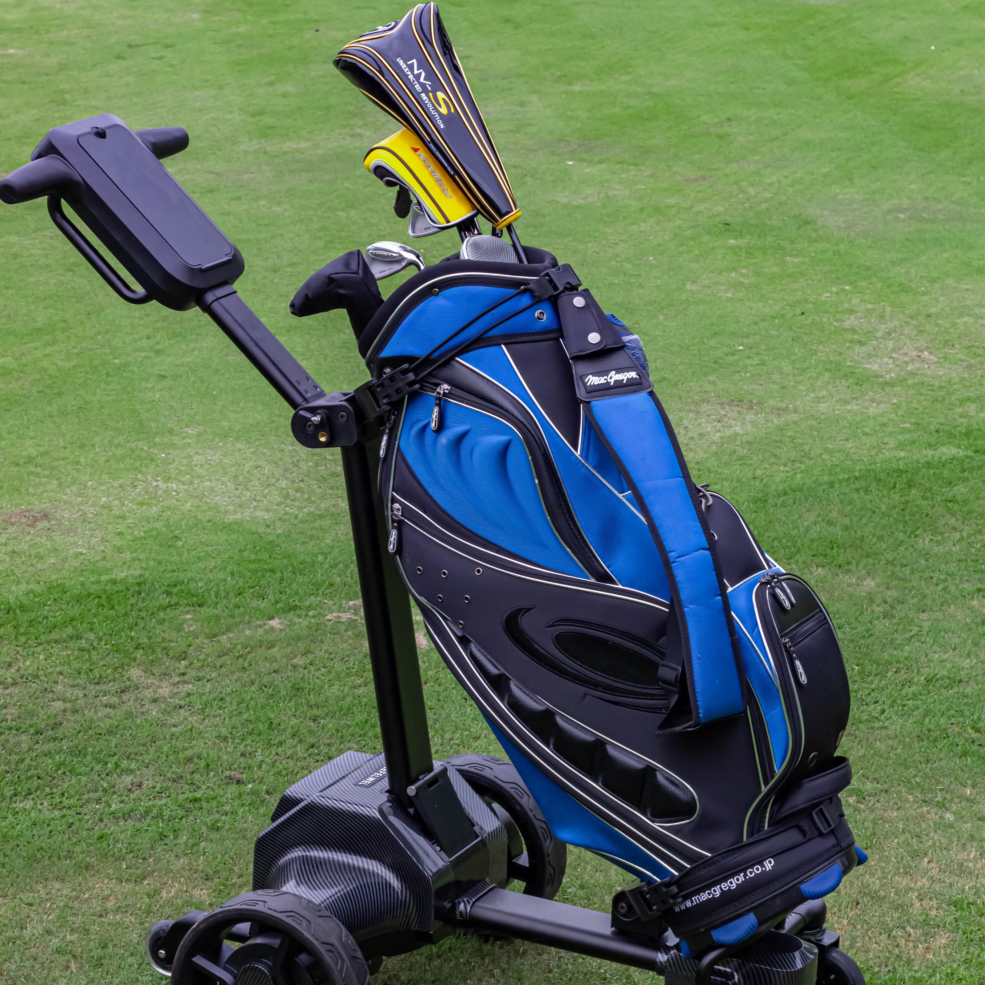For 36-45 Holes Electric Trolley Golf Smart Follow Me Golf Trolley Rechargeable Lithium Battery Golf Cart
For 36-45 Holes Electric Trolley Golf Smart Follow Me Golf Trolley Rechargeable Lithium Battery Golf Cart