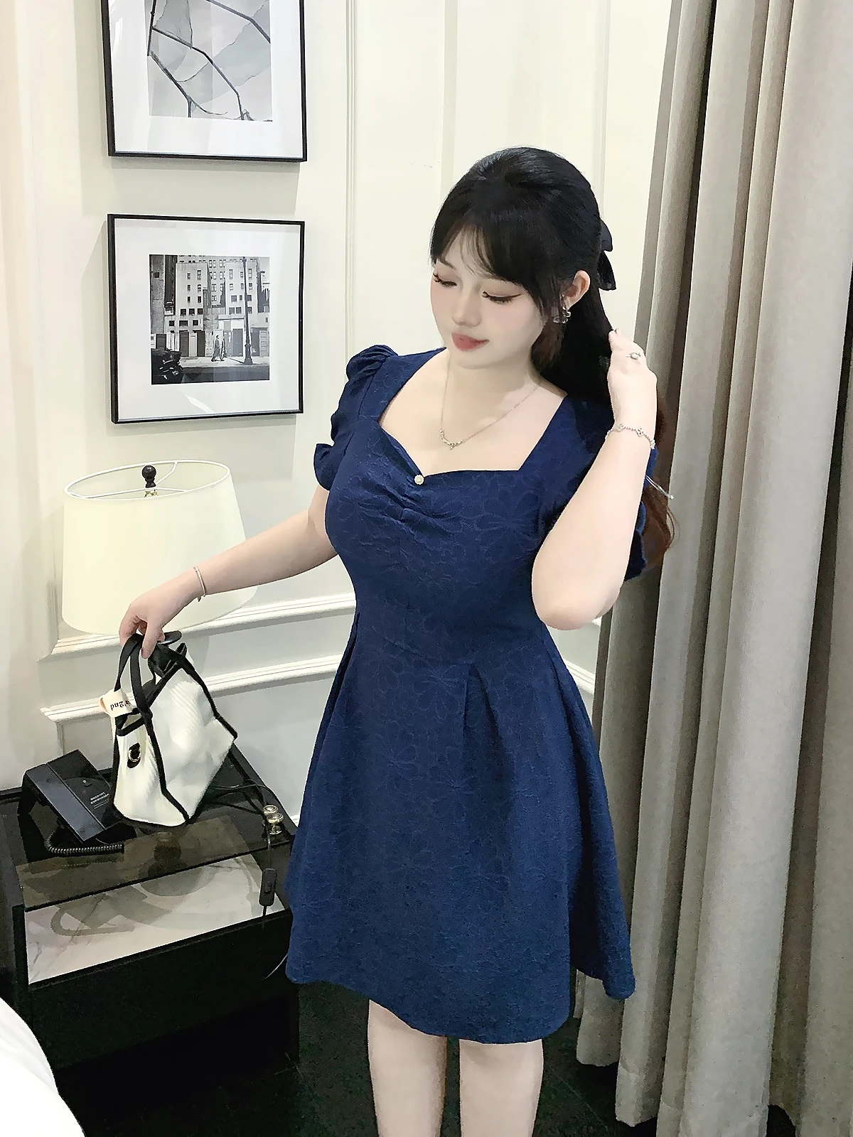 Elegant Bubble Sleeve Maxi Dress plus Size Women's Fashion High Waist A-Line Skirt Vintage Style Short Sleeve Zipper Closure
Elegant Bubble Sleeve Maxi Dress plus Size Women's Fashion High Waist A-Line Skirt Vintage Style Short Sleeve Zipper Closure