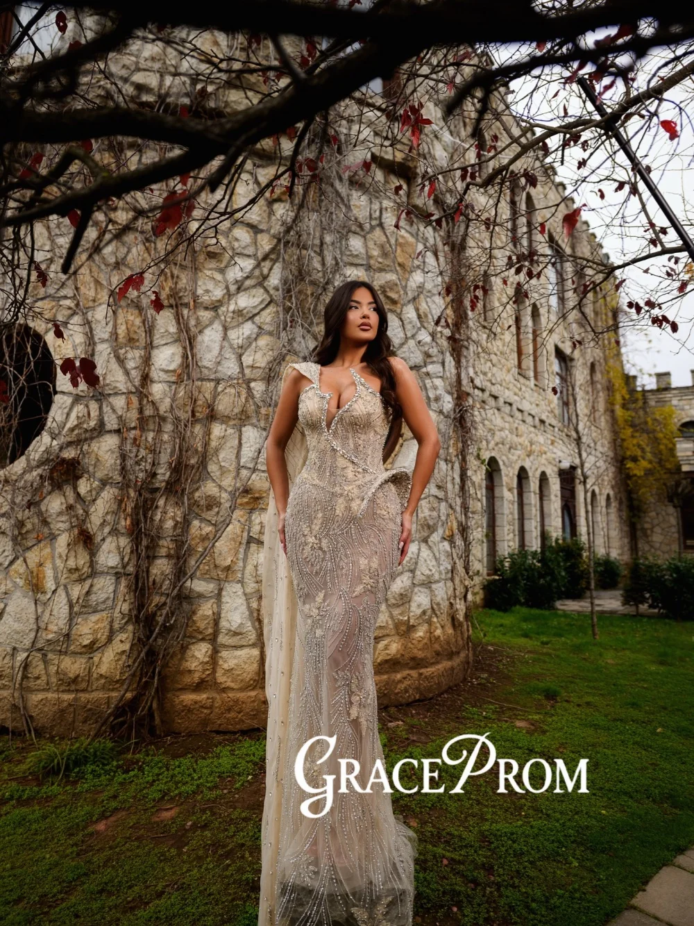 2026 New Stunning Crystal Long Evening Dress Exquisite Appliques Illusion Wedding Party Gown Customized Chic Red Carpet Gowns
2026 New Stunning Crystal Long Evening Dress Exquisite Appliques Illusion Wedding Party Gown Customized Chic Red Carpet Gowns