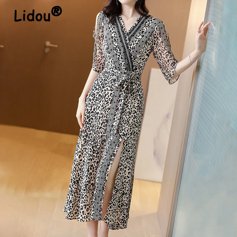 2022 Summer Leopard Printed Slim Lace Up Long Dress Women Half Sleeve V-neck Sexy Split Dresses Vintage Elegant Ladies Vestidos
2022 Summer Leopard Printed Slim Lace Up Long Dress Women Half Sleeve V-neck Sexy Split Dresses Vintage Elegant Ladies Vestidos