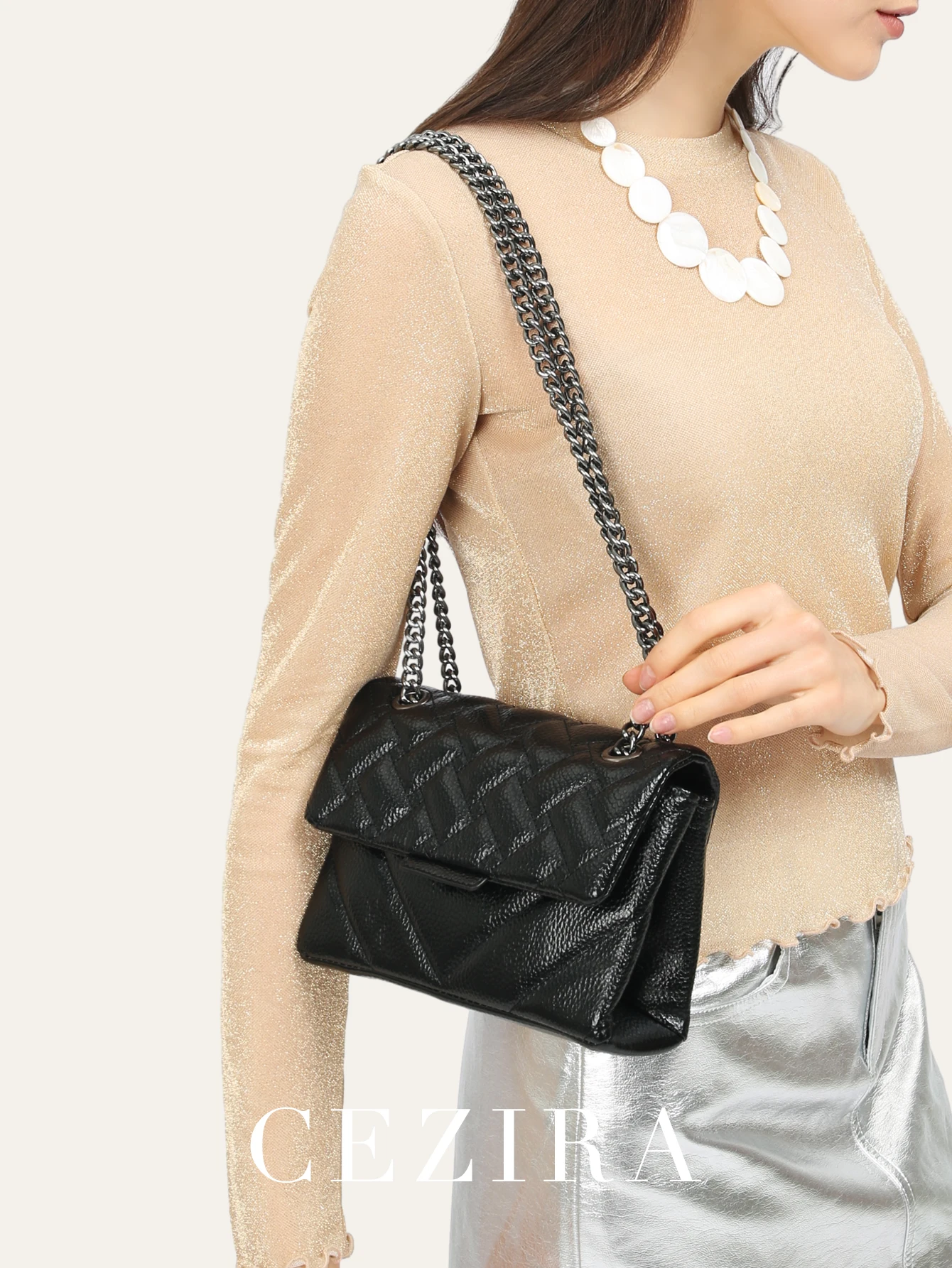 CEZIRA Women's Luxury Brand Metallic PU Leather Handbag Fashion Quilted Flap Messenger Shoulder Bag Daily Casual Versatile Purse
CEZIRA Women's Luxury Brand Metallic PU Leather Handbag Fashion Quilted Flap Messenger Shoulder Bag Daily Casual Versatile Purse
