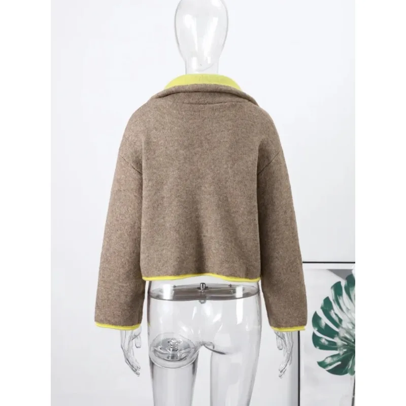 Осенняя новинка: куртка-пилот в европейско-американском стиле с цветными вставками и трикотажными вставками
Осенняя новинка: куртка-пилот в европейско-американском стиле с цветными вставками и трикотажными вставками