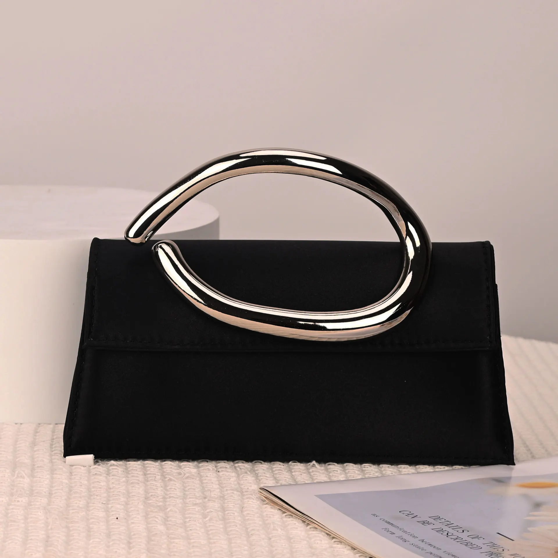 Luxury Women's Evening Bag Clutch Handbags Women Rose Pink Clutch Purse Satin Handbags Metal Handle Wedding Party Bags Black
Luxury Women's Evening Bag Clutch Handbags Women Rose Pink Clutch Purse Satin Handbags Metal Handle Wedding Party Bags Black