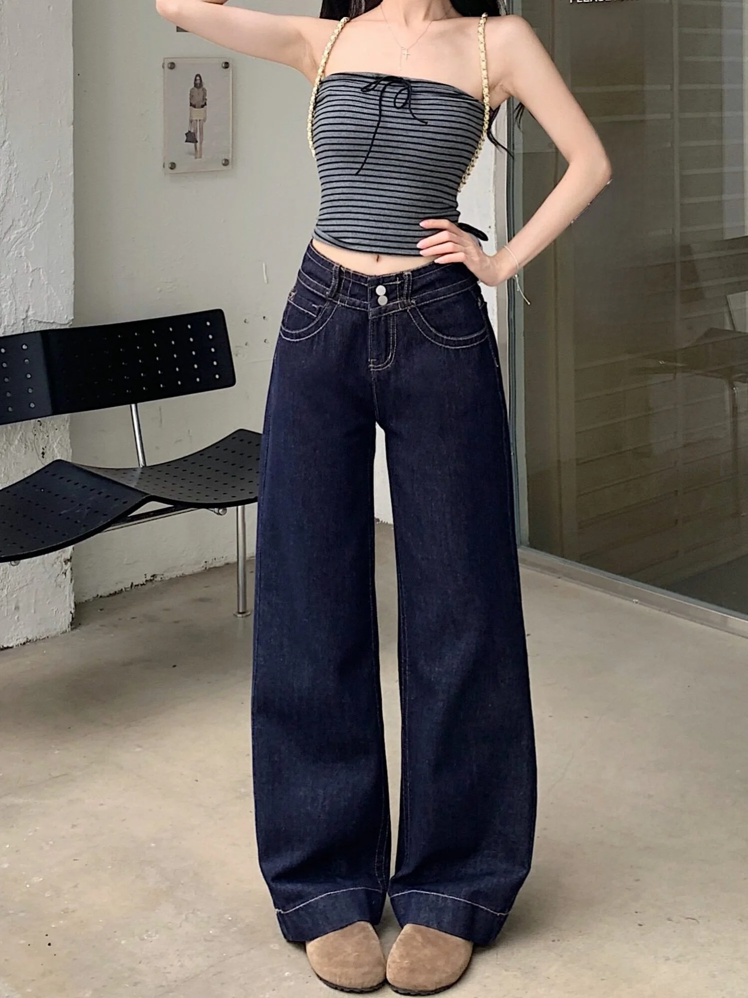 American Retro Denim Blue mid High Waist Wide Leg Pants Loose Fit Summer Slimming Women's Jeans Straight Leg Zipper Closure
American Retro Denim Blue mid High Waist Wide Leg Pants Loose Fit Summer Slimming Women's Jeans Straight Leg Zipper Closure