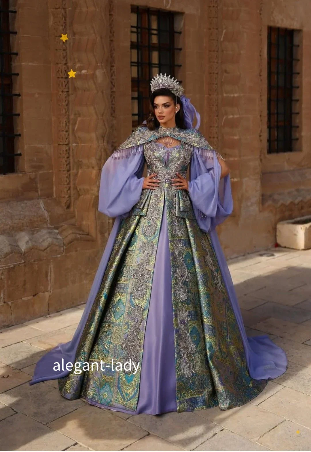 Customized Purple Embroidered Wedding Dress Floral Print Beaded Embroidery Tassel Detail Unique Bridal Gown Formal Occasion Dres
Customized Purple Embroidered Wedding Dress Floral Print Beaded Embroidery Tassel Detail Unique Bridal Gown Formal Occasion Dres