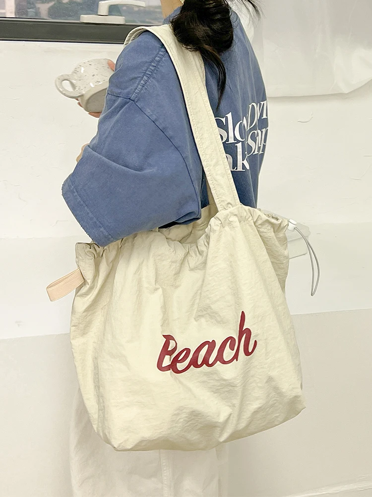 Casual Large Capacity Tote Bag Women's Single Shoulder Bag Commuter Bag for College Students Class And Commuting
Casual Large Capacity Tote Bag Women's Single Shoulder Bag Commuter Bag for College Students Class And Commuting