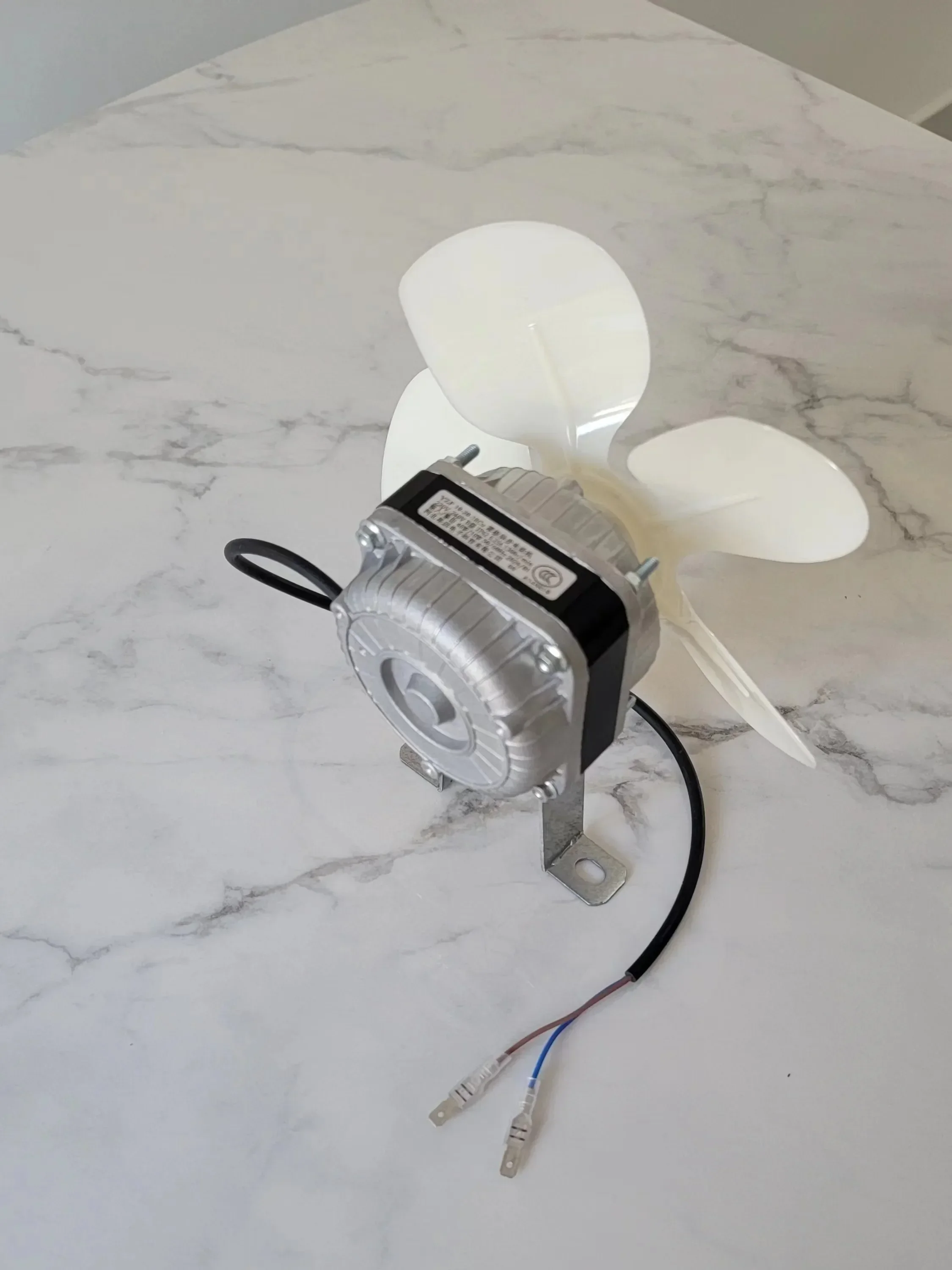 Accessories and PartsCommercial Refrigerator Cooling Fan, Four Door Freezer Fan, 35W Copper Core Motor, Flat Cooling Console
Accessories and PartsCommercial Refrigerator Cooling Fan, Four Door Freezer Fan, 35W Copper Core Motor, Flat Cooling Console