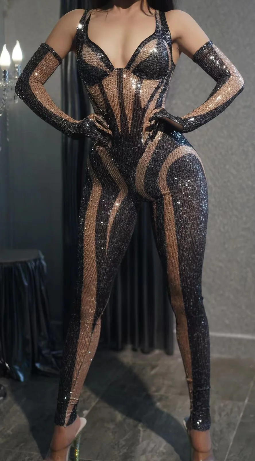 Fashion Black Sequins Sexy Women Bodysuit Nightclub Stage Show Dance Dress Strap Jumpsuit Prom Performance Activi Stree Designer
Fashion Black Sequins Sexy Women Bodysuit Nightclub Stage Show Dance Dress Strap Jumpsuit Prom Performance Activi Stree Designer