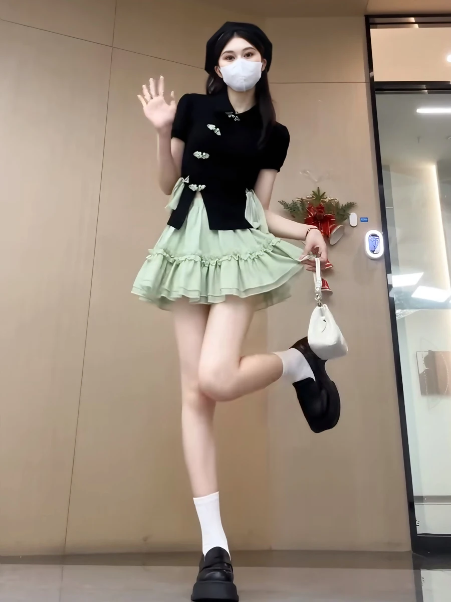 Sweet And Spicy New Chinese Style Women's Summer Belted Waist Short Skirt Two-Piece Set High Waist Neck T-Shirt Casual Wear
Sweet And Spicy New Chinese Style Women's Summer Belted Waist Short Skirt Two-Piece Set High Waist Neck T-Shirt Casual Wear