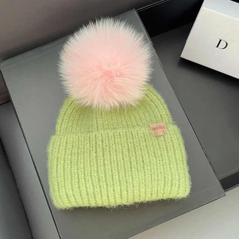 Autumn and Winter Real Fox Fur Pom Poms Hat for Women Outdoor Warm Skullies Beanie Winter Hat Thick and Warm Ear Protection Hat
Autumn and Winter Real Fox Fur Pom Poms Hat for Women Outdoor Warm Skullies Beanie Winter Hat Thick and Warm Ear Protection Hat