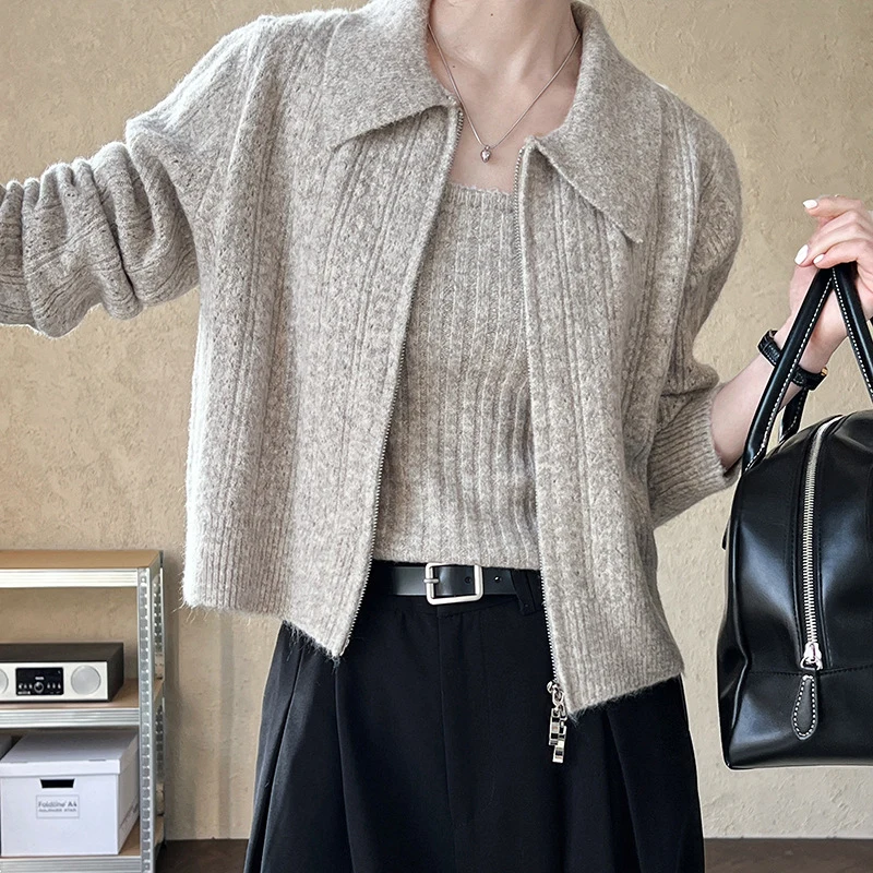 2024 Women Turn Down Collar Knitted Two Pieces Design Sweater With Tank Top Long Sleeve Cardigans Clothes Tops For Women Sweater
2024 Women Turn Down Collar Knitted Two Pieces Design Sweater With Tank Top Long Sleeve Cardigans Clothes Tops For Women Sweater
