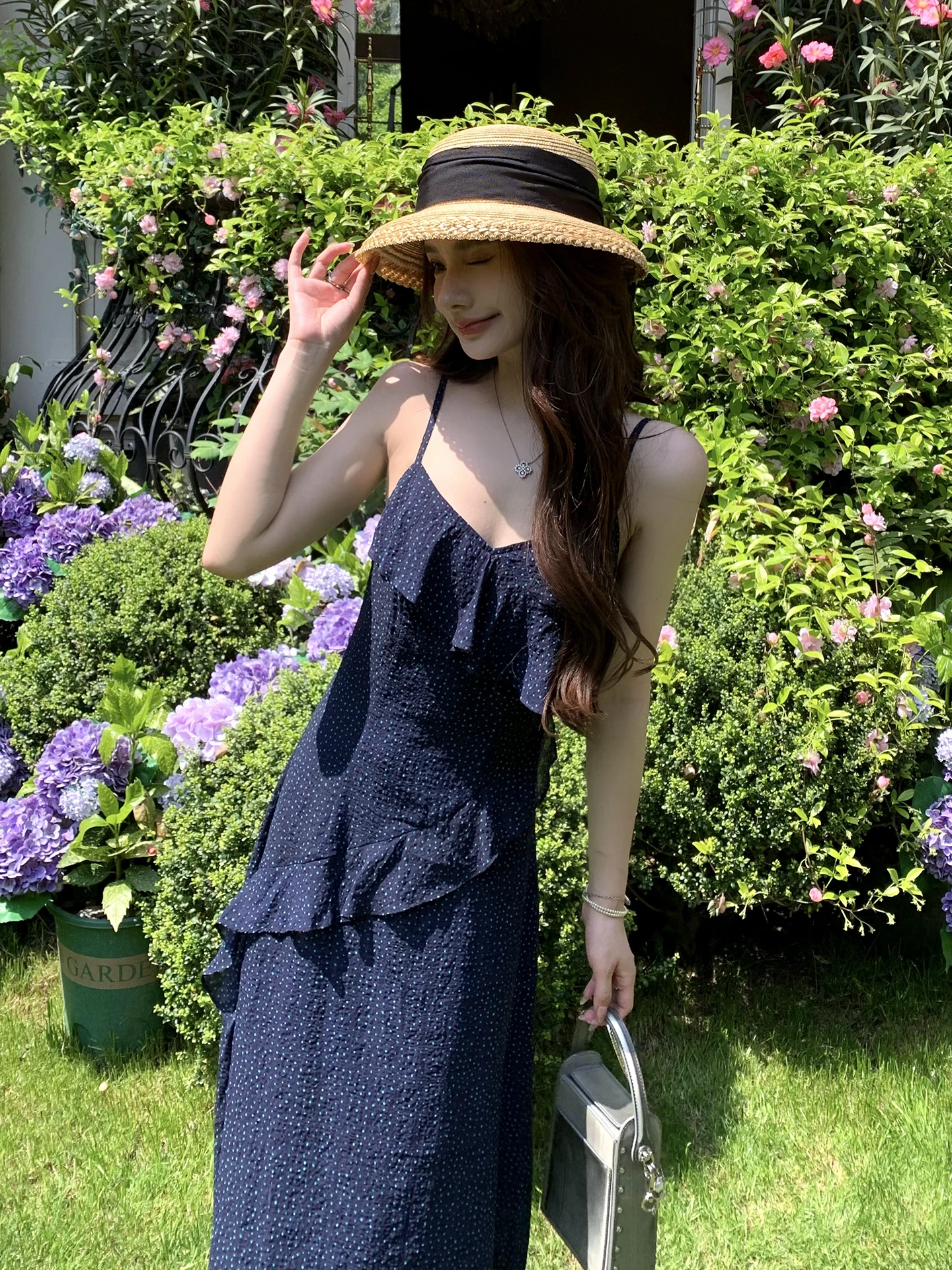 Retro Blue Polka Dot Strap Dress Women's Summer Waist Cinching Slimming Blouse Beach Holiday Skirt V-neck Zipper Closure A-line
Retro Blue Polka Dot Strap Dress Women's Summer Waist Cinching Slimming Blouse Beach Holiday Skirt V-neck Zipper Closure A-line
