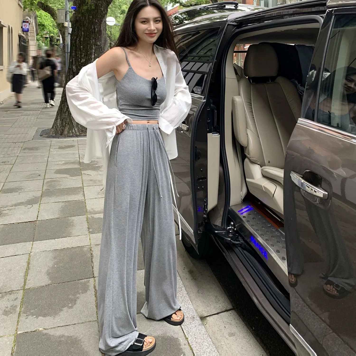 Sweet Girl Suit Women's Spring Strap Tank Top Long-sleeved Smock High Waisted Wide Leg Pants Three-piece Set Female Clothes
Sweet Girl Suit Women's Spring Strap Tank Top Long-sleeved Smock High Waisted Wide Leg Pants Three-piece Set Female Clothes