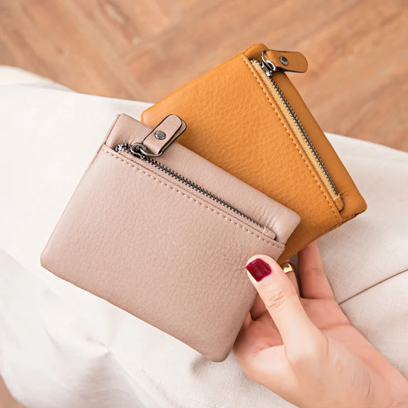 Retro Two-Fold PU Leather Women's Wallets Female Short Coin Purses Ladies Zipper Hasp Clutch Money Bag Clip Card Holders
Retro Two-Fold PU Leather Women's Wallets Female Short Coin Purses Ladies Zipper Hasp Clutch Money Bag Clip Card Holders