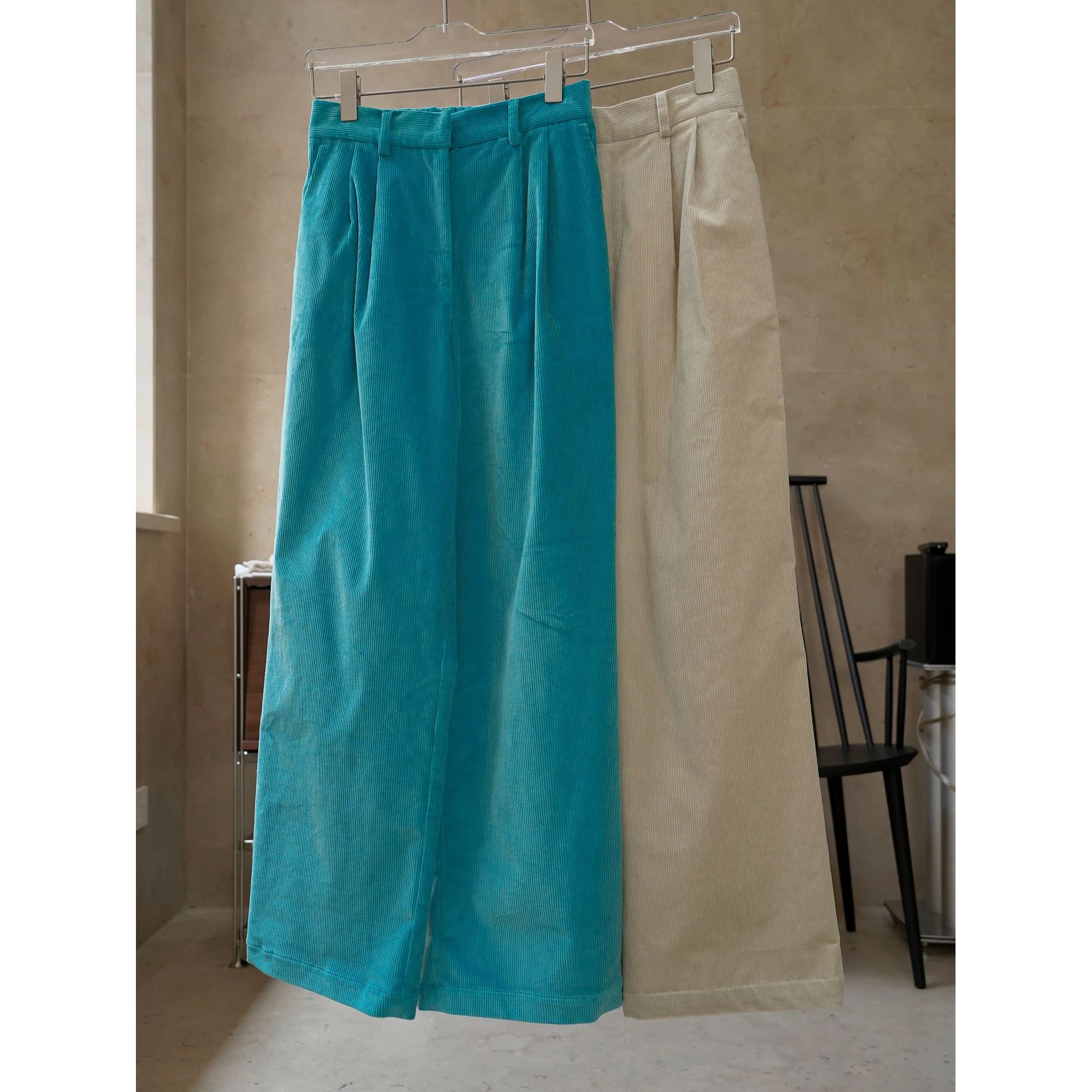 Women's Pants 2023 Winter New Vintage Corduroy Casual Pants Loose Straight Tube Thickened Pants Women
Women's Pants 2023 Winter New Vintage Corduroy Casual Pants Loose Straight Tube Thickened Pants Women