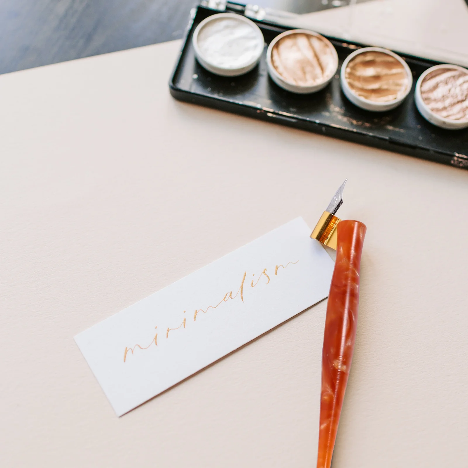 1 set Dip Pen Set 6 Nibs Wooden Handle Calligraphy Pen Kit For English Calligraphy Practice Starter Supplies Gift Art Tools
1 set Dip Pen Set 6 Nibs Wooden Handle Calligraphy Pen Kit For English Calligraphy Practice Starter Supplies Gift Art Tools