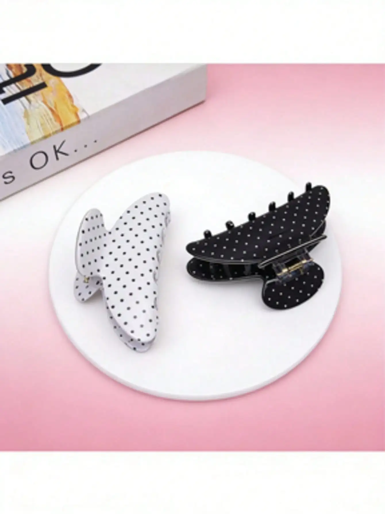 Black White Dots Half Moon Acrylic Hair Claw, Non-Damaging Elegant Barrettes for Women Daily Bun Hairstyle Holiday Fashion Decor
Black White Dots Half Moon Acrylic Hair Claw, Non-Damaging Elegant Barrettes for Women Daily Bun Hairstyle Holiday Fashion Decor