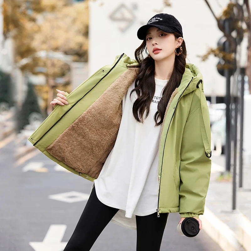 Утепленная флисовая куртка с капюшоном и пуховым наполнителем в корейском стиле, свободного кроя, с длинными рукавами, на молнии, зимнее пальто для женщин
Утепленная флисовая куртка с капюшоном и пуховым наполнителем в корейском стиле, свободного кроя, с длинными рукавами, на молнии, зимнее пальто для женщин
