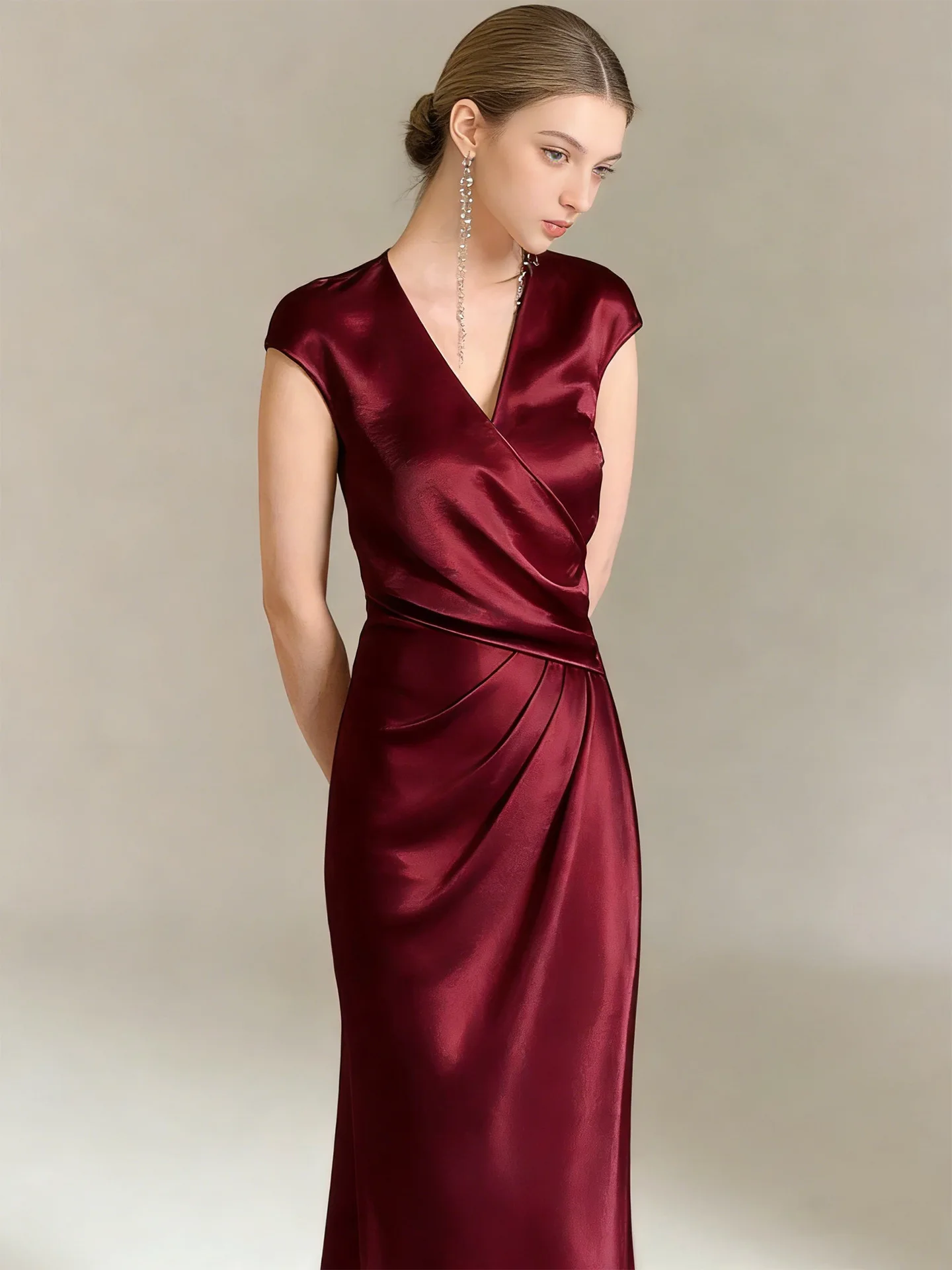 Noble Lady Satin Maxi Dress French-Style V-Neck Waist-Cinching Slimming Fishtail Summer Gown for Women
Noble Lady Satin Maxi Dress French-Style V-Neck Waist-Cinching Slimming Fishtail Summer Gown for Women