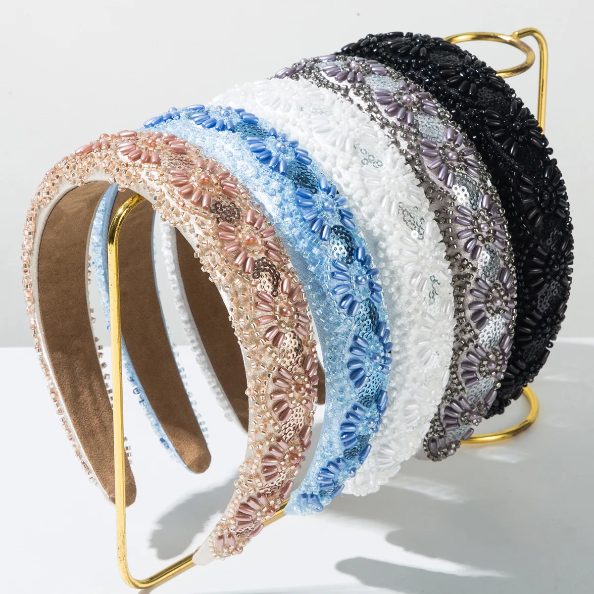 New Simple and Versatile Hand-sewn Rice Bead Sequined Headband Temperament High Skull Top Versatile Hair Accessories Women
New Simple and Versatile Hand-sewn Rice Bead Sequined Headband Temperament High Skull Top Versatile Hair Accessories Women
