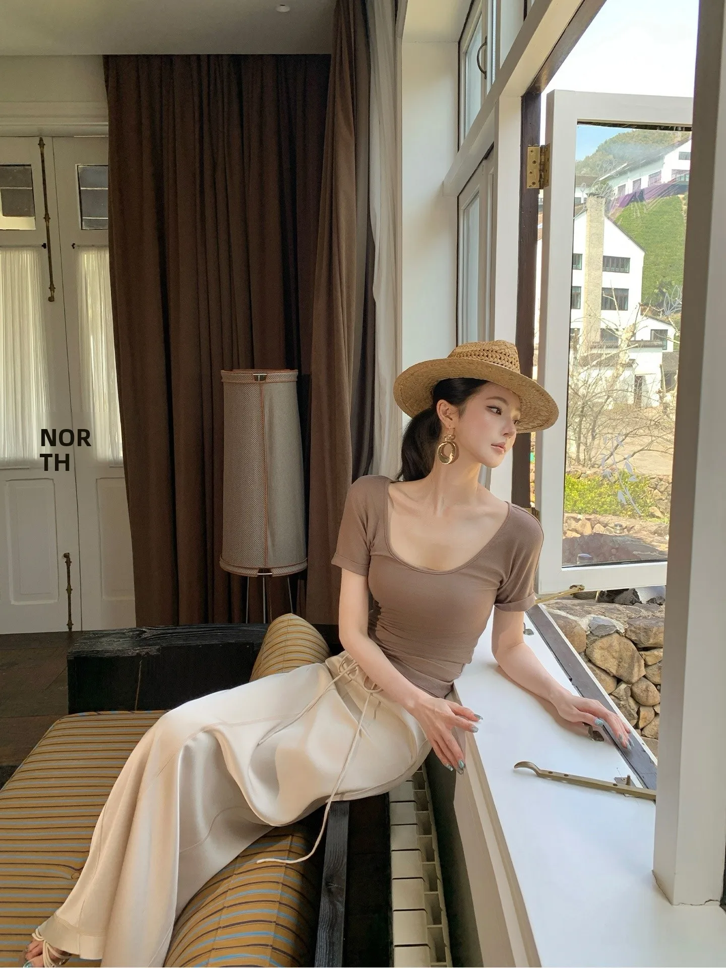 Champagne Satin Light Mature Narrow Waist Back Split Half Skirt Women's Drawstring Slimming Elegant Long Skirt AL5MSQ
Champagne Satin Light Mature Narrow Waist Back Split Half Skirt Women's Drawstring Slimming Elegant Long Skirt AL5MSQ