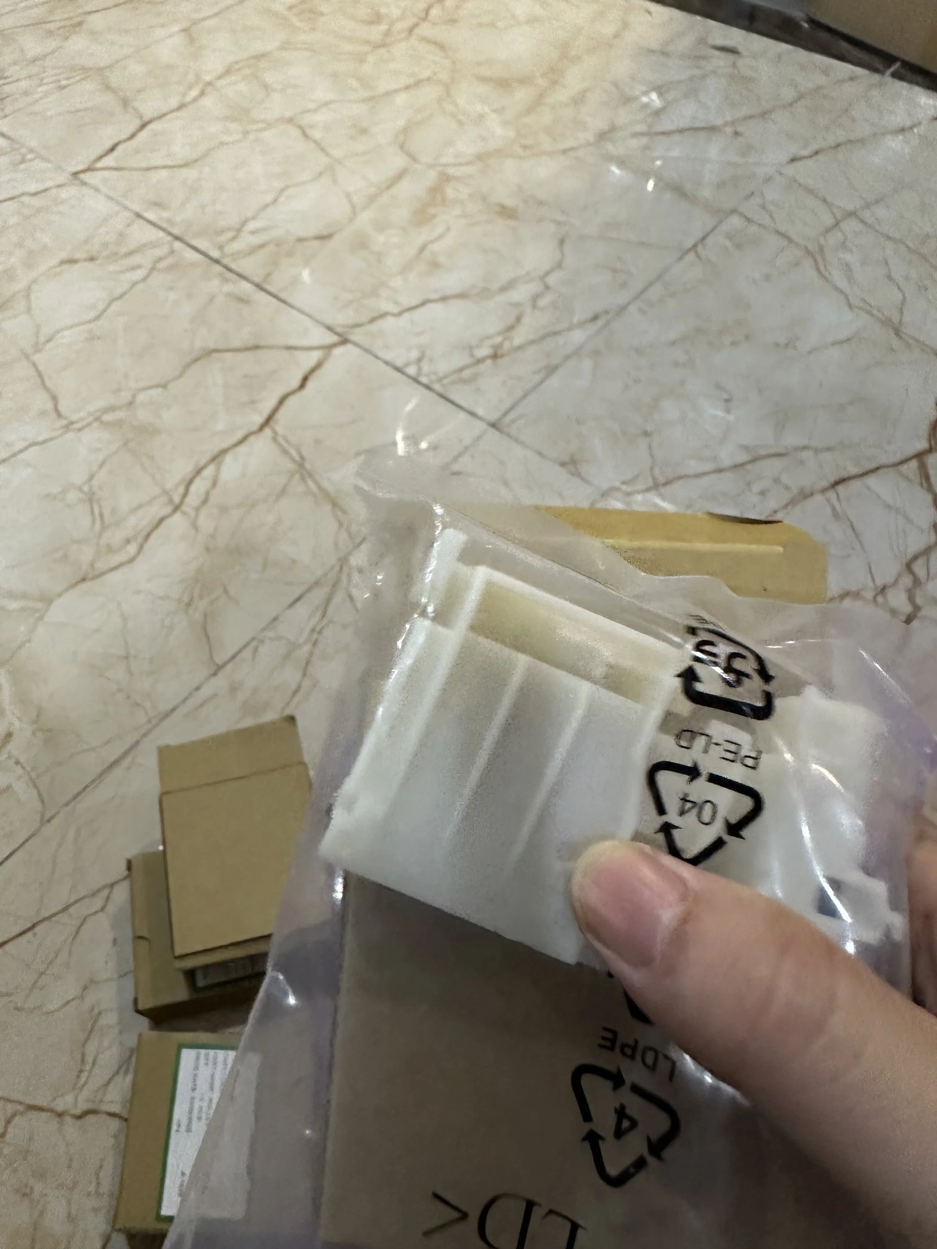 1sets Pickup Roller Kit for EPSON WF C529R C579R C5210 C5290 C5299 C5710 C5790 M5298 M5299 M5799 ET-8700
1sets Pickup Roller Kit for EPSON WF C529R C579R C5210 C5290 C5299 C5710 C5790 M5298 M5299 M5799 ET-8700