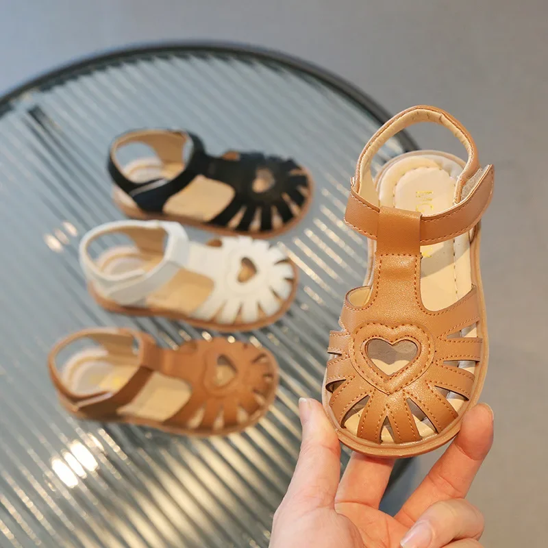 Children Summer Fashion Sandals Girls Breathable Beach Shoes Kids Soft Soled Princess Shoes Love Hollow Girls Versatile Sandals
Children Summer Fashion Sandals Girls Breathable Beach Shoes Kids Soft Soled Princess Shoes Love Hollow Girls Versatile Sandals