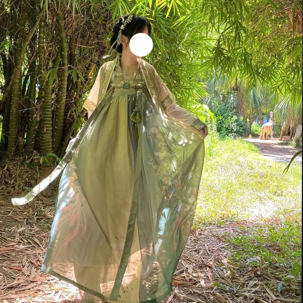 Китайское платье Hanfu Yongyexinghe LingMiaoMiao yushuxin, женский костюм с вышитым принтом Hanfu, полный комплект
Китайское платье Hanfu Yongyexinghe LingMiaoMiao yushuxin, женский костюм с вышитым принтом Hanfu, полный комплект