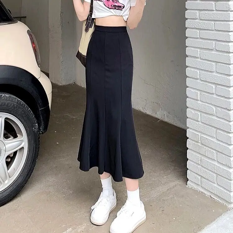 Black fishtail skirt, women's spring/summer 2024 new high waisted and hip wrapped skirt, medium length black skirt
Black fishtail skirt, women's spring/summer 2024 new high waisted and hip wrapped skirt, medium length black skirt