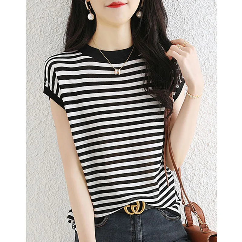Women's Stripe Ice Silk Knitted Sleeveless Top Short Sleeve round Neck Commute Style Regular Length Summer Fashion Silk Blouse
Women's Stripe Ice Silk Knitted Sleeveless Top Short Sleeve round Neck Commute Style Regular Length Summer Fashion Silk Blouse
