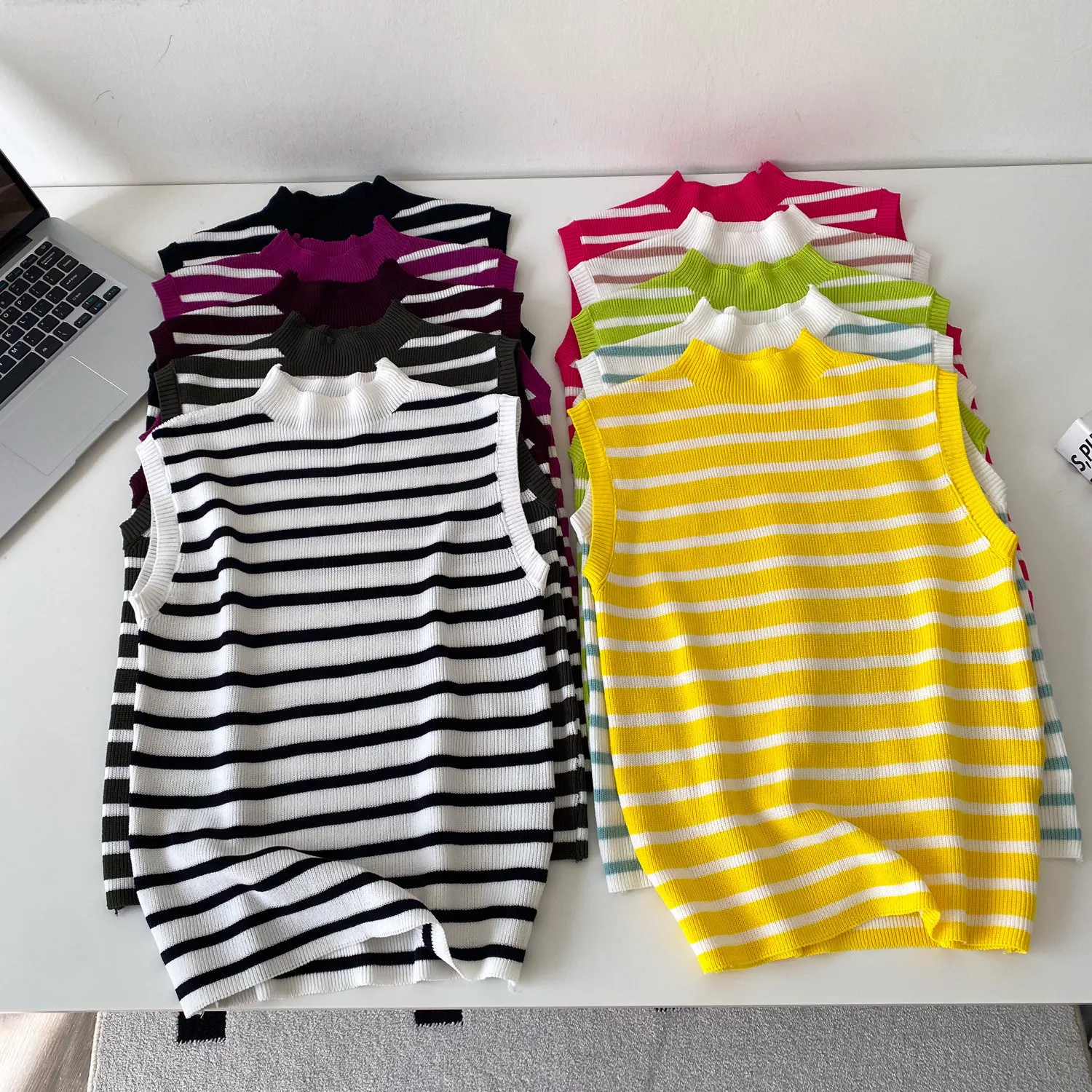 Women Tanks Tops Knit Top Round Neck Sleeveless Camis Sexy Y2k Streetwear Vest Striped Elegant Work Slim Fit 2026 Summer
Women Tanks Tops Knit Top Round Neck Sleeveless Camis Sexy Y2k Streetwear Vest Striped Elegant Work Slim Fit 2026 Summer