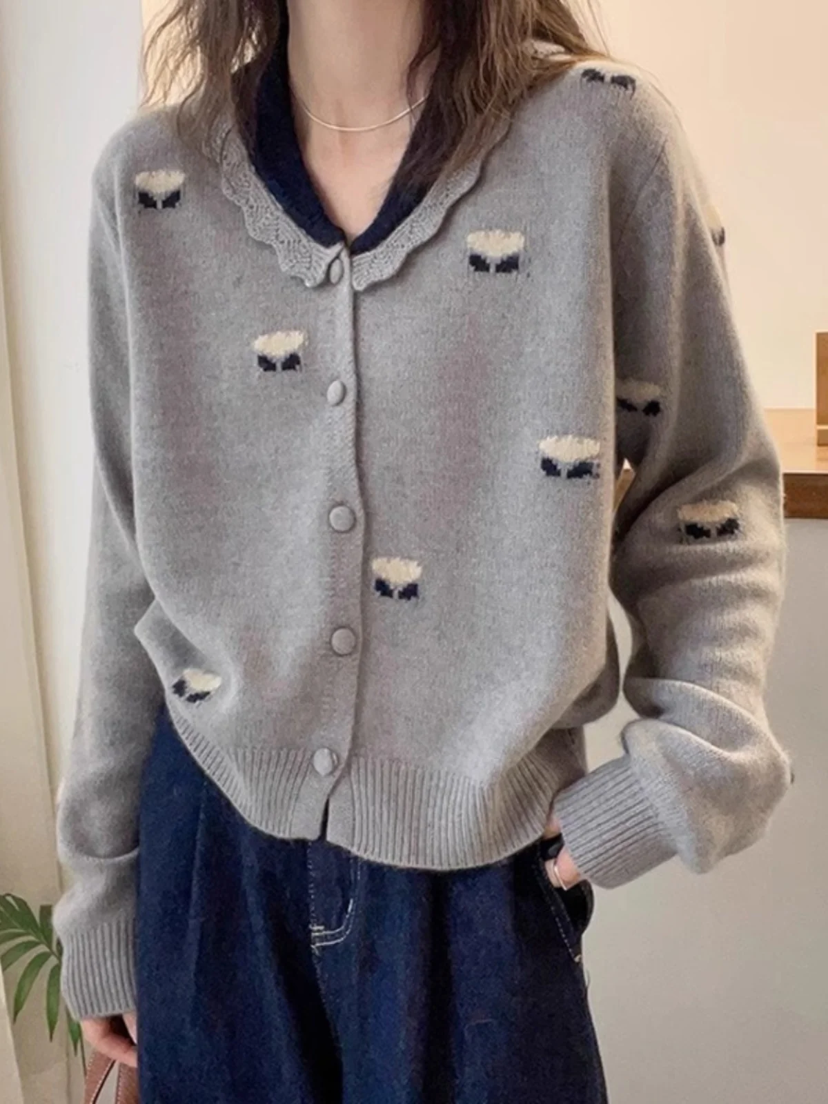 Faionable Versatile Long Sve Baby Collar Camere Open Cardigan Autumn Winter New Ele Unique Single Button Design Kn...
Faionable Versatile Long Sve Baby Collar Camere Open Cardigan Autumn Winter New Ele Unique Single Button Design Kn...