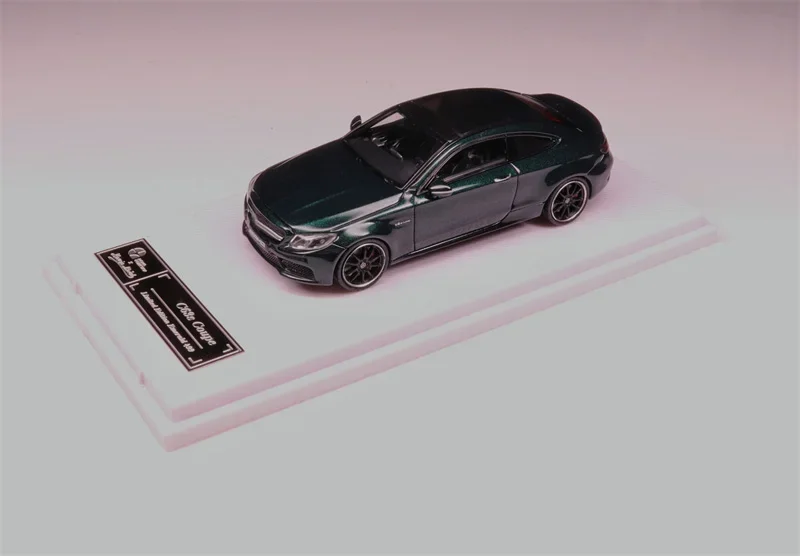 Коллекция Howie Model x Momo 1:64 C63s W205, зеленая литая под давлением модель коллекционной машины
Коллекция Howie Model x Momo 1:64 C63s W205, зеленая литая под давлением модель коллекционной машины