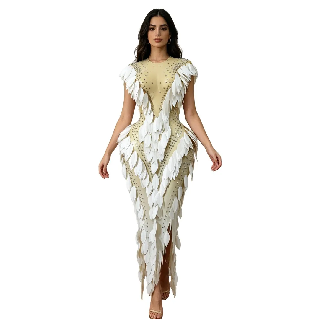 Sexy Shiny Rhinestone 3D White Feather Dress Luxury Mesh See-through Celebration Birthday Party Nightclub Club Stage Costume
Sexy Shiny Rhinestone 3D White Feather Dress Luxury Mesh See-through Celebration Birthday Party Nightclub Club Stage Costume