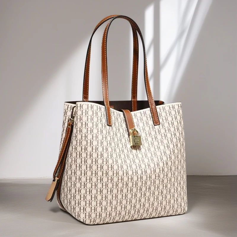 Women's PU Leather Crossbody Bag Letter Print Handbags Large Capacity Shoulder Purse for Daily Commuting Travel Trendy Design
Women's PU Leather Crossbody Bag Letter Print Handbags Large Capacity Shoulder Purse for Daily Commuting Travel Trendy Design