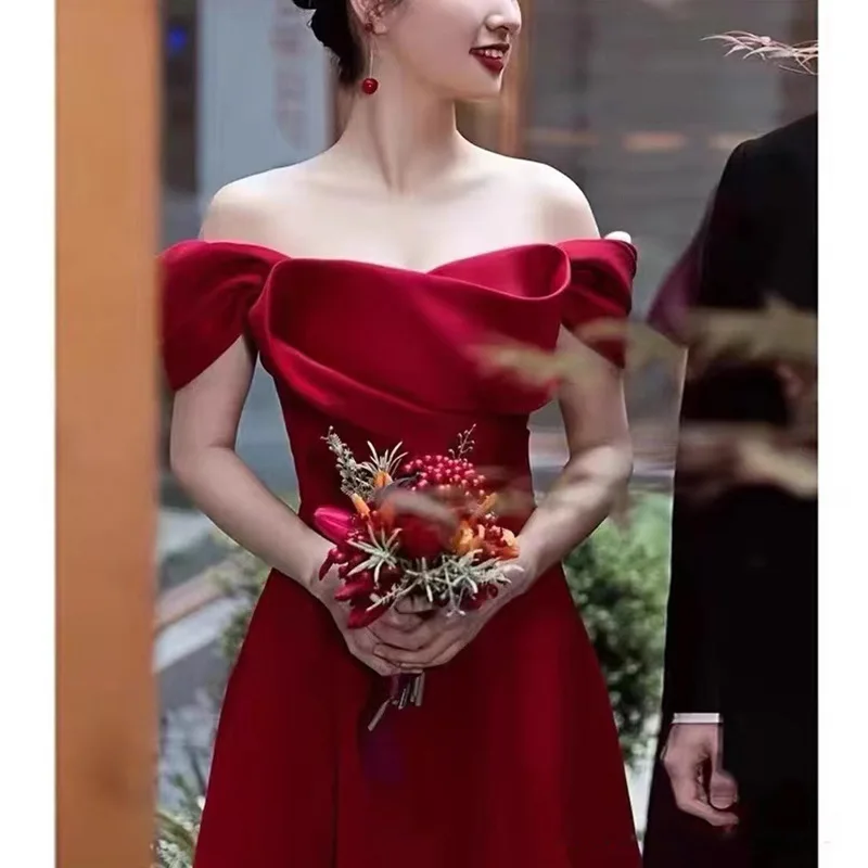 Red Satin Wedding Dress Women Boat Neck Off The Shoulder Pleated Evening Dresses Elegant Simple Sleeveless A-Line Cocktail Gown
Red Satin Wedding Dress Women Boat Neck Off The Shoulder Pleated Evening Dresses Elegant Simple Sleeveless A-Line Cocktail Gown