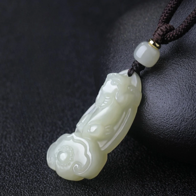 Natural Hetian Jade Ruyi Pixiu Pendant Necklace Jade Charm for Men and Women Chinese Style Jade Drop Gifts
Natural Hetian Jade Ruyi Pixiu Pendant Necklace Jade Charm for Men and Women Chinese Style Jade Drop Gifts