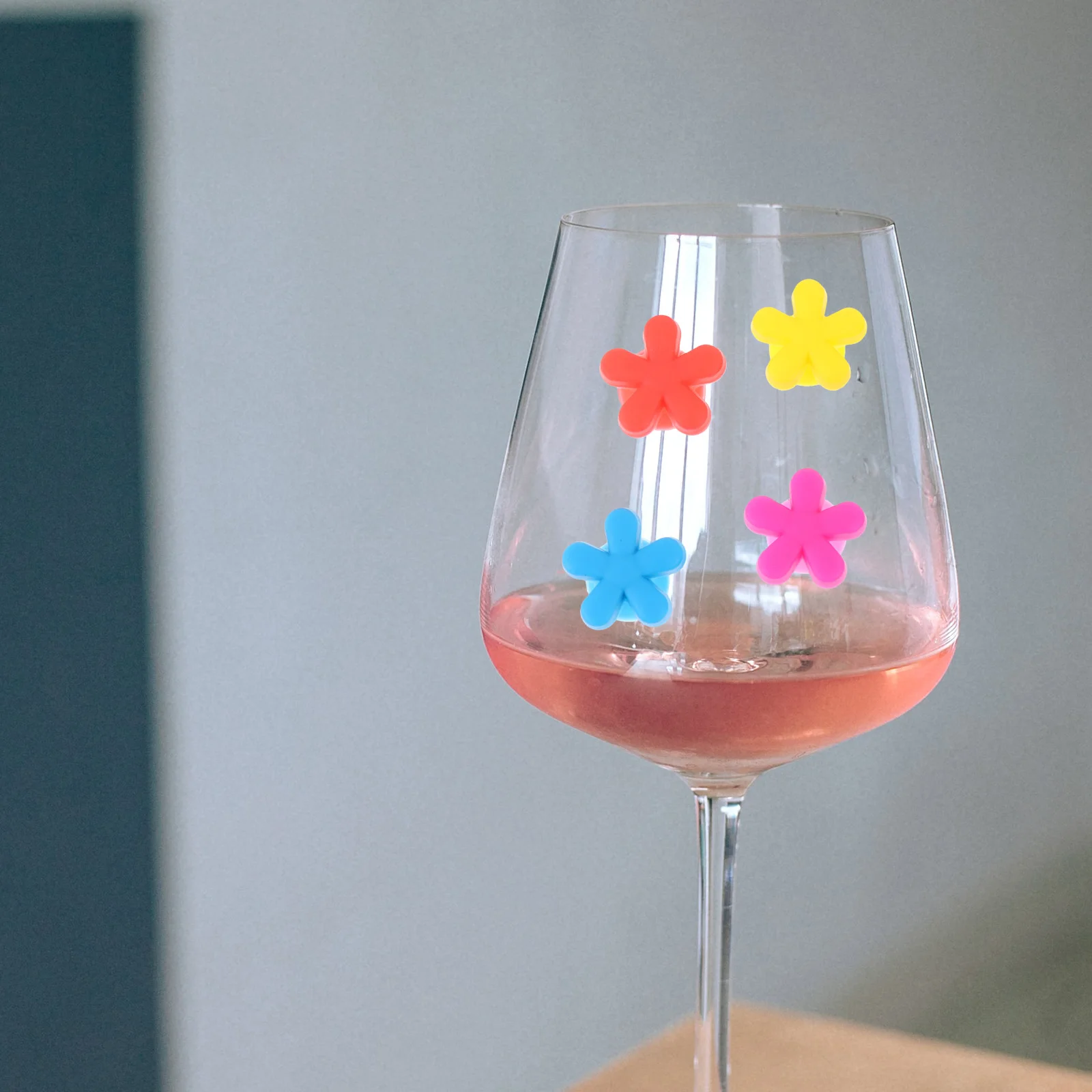 24Pcs Reusable Flower Design Wine Cup Markers Silicone Glass Tags for Parties Restaurants Ktv Flower Glass Markers
24Pcs Reusable Flower Design Wine Cup Markers Silicone Glass Tags for Parties Restaurants Ktv Flower Glass Markers