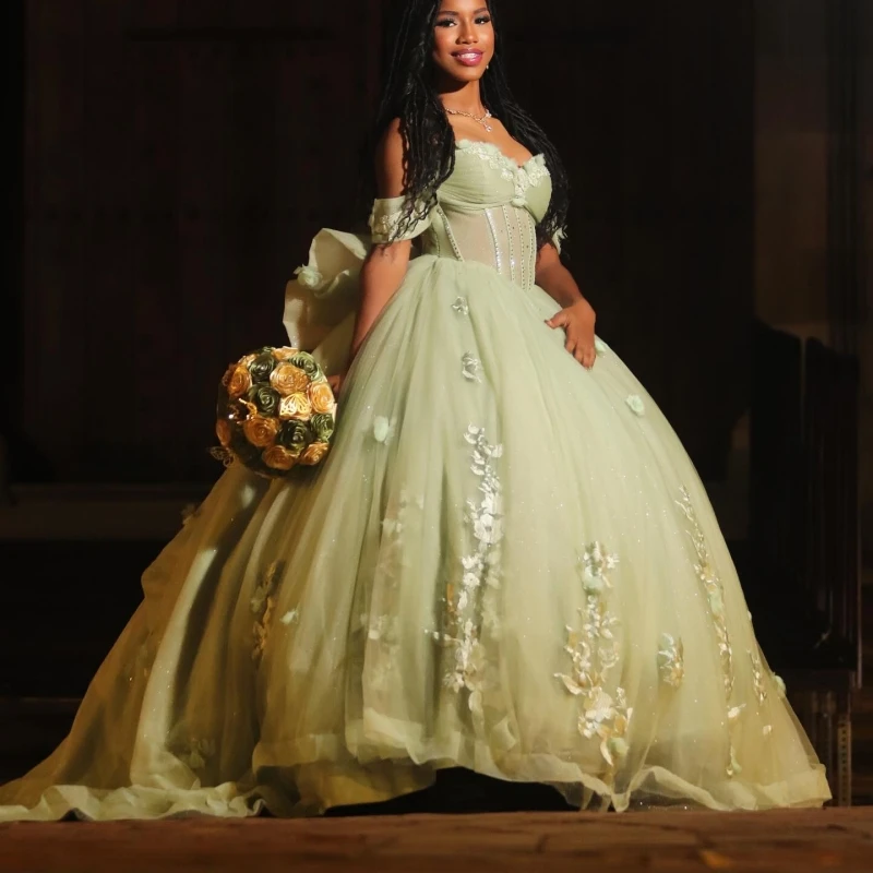 Green Shiny Ball Gown Quinceanera Dresses Applique Flower Beads Bow Tull Corset Off Shoulder Sweet 16 Dress vestidos 15 de anos
Green Shiny Ball Gown Quinceanera Dresses Applique Flower Beads Bow Tull Corset Off Shoulder Sweet 16 Dress vestidos 15 de anos