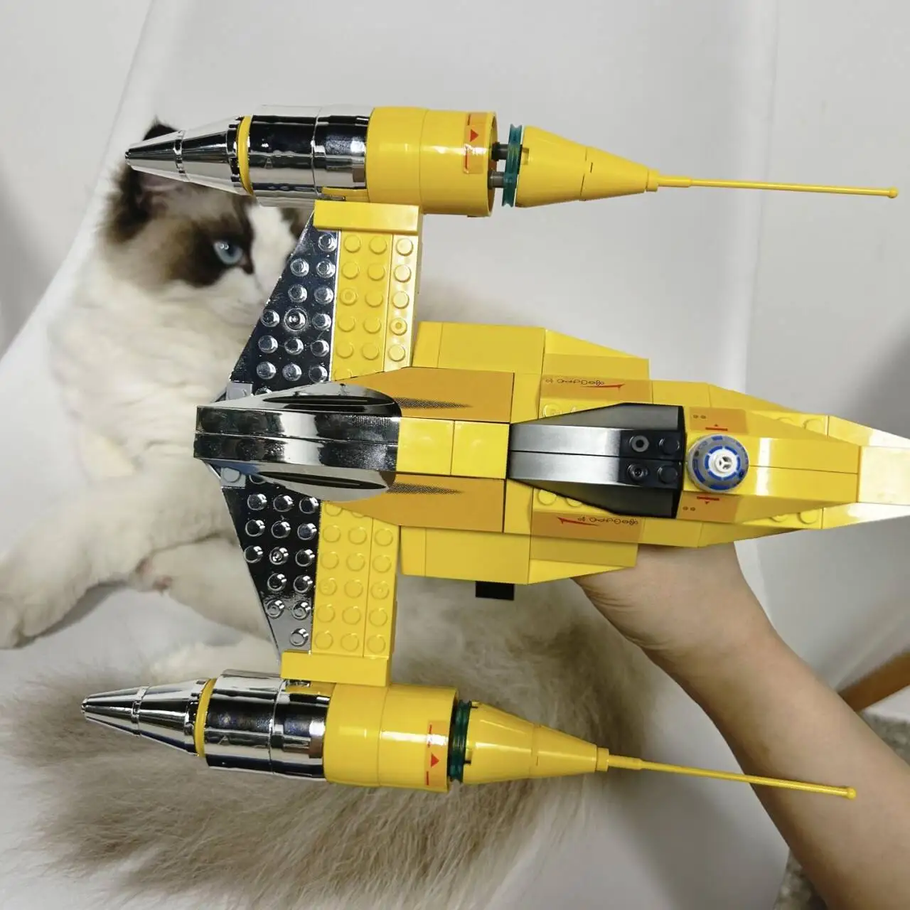 Customize 188 Parts MOC Naboo Starfighter 10026-1 Building Blocks, Movie Series Architecture, Educational Toy Kids Birthday Gift
Customize 188 Parts MOC Naboo Starfighter 10026-1 Building Blocks, Movie Series Architecture, Educational Toy Kids Birthday Gift