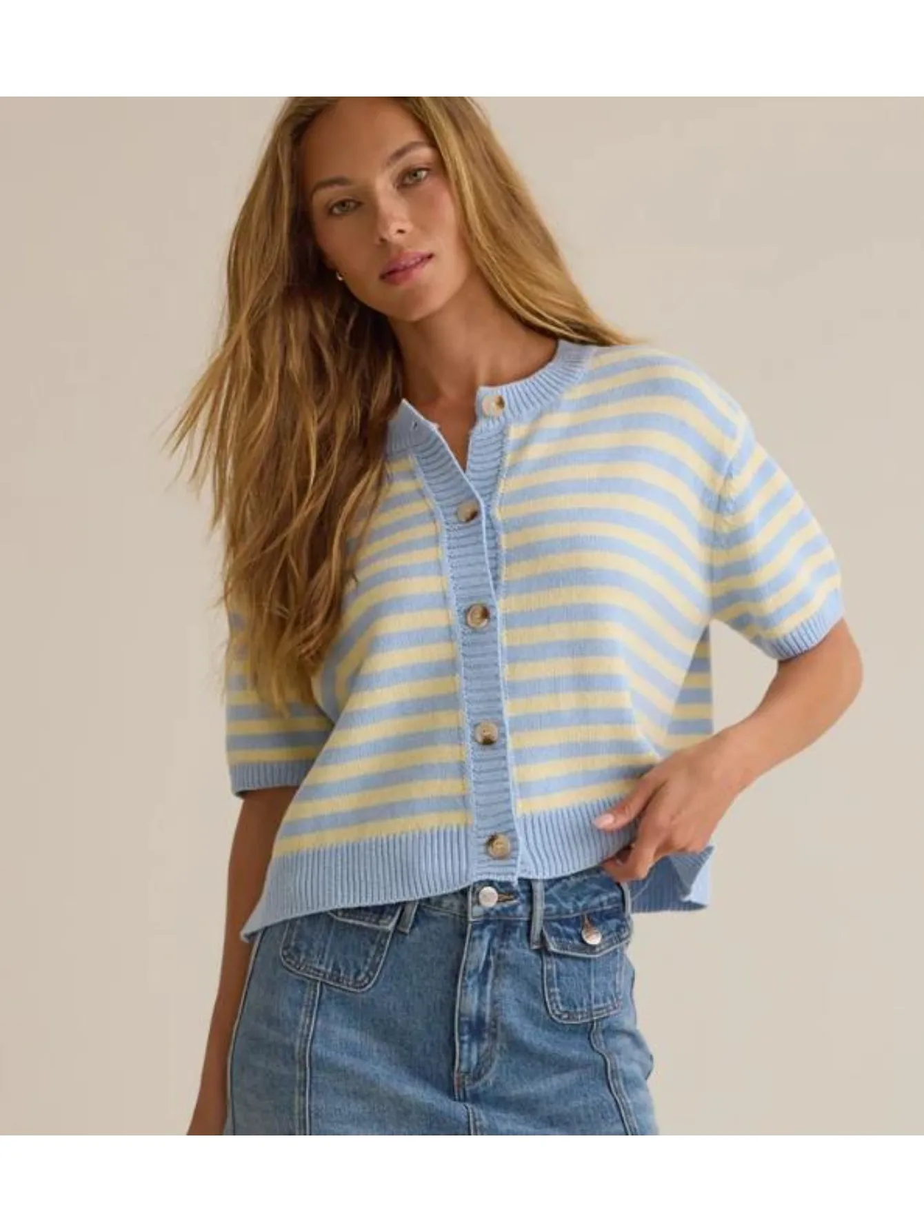 Women's Summer Blue Yellow Striped Short Sleeve Knit Cardigan Crew Neck Button Front Cropped Loose Daily Vacation Top
Women's Summer Blue Yellow Striped Short Sleeve Knit Cardigan Crew Neck Button Front Cropped Loose Daily Vacation Top