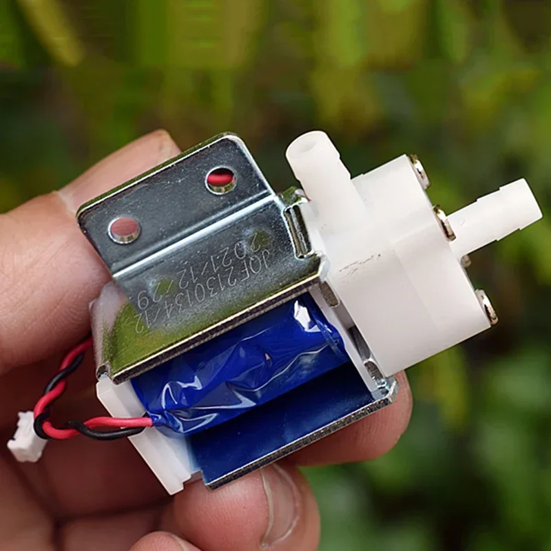 Микроэлектрический электромагнитный клапан постоянного тока 12 В, 2-ходовой водяной клапан, Н/О, нормально открытый воздушный водяной клапан, контроль потока, поливочный насос 
Микроэлектрический электромагнитный клапан постоянного тока 12 В, 2-ходовой водяной клапан, Н/О, нормально открытый воздушный водяной клапан, контроль потока, поливочный насос